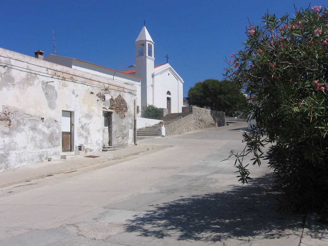 La Chiesa di Cala d'Oliva